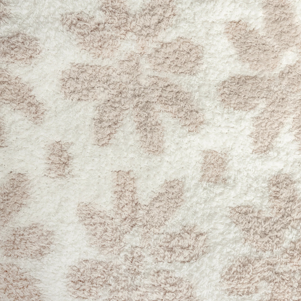 Daisy Print Blushing Beige and White Extended Throw