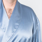 Peignoir en Soie Mulberry pour Homme – Bleu Crépuscule – Luxe & Confort – Forsters Finery