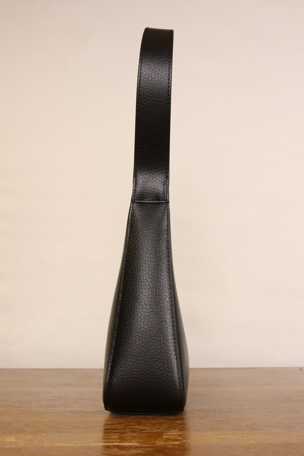 Origyn 01 - Plant-Based Vegan Leather Shoulder Handbag - Made with Plastic-Free MIRUM®