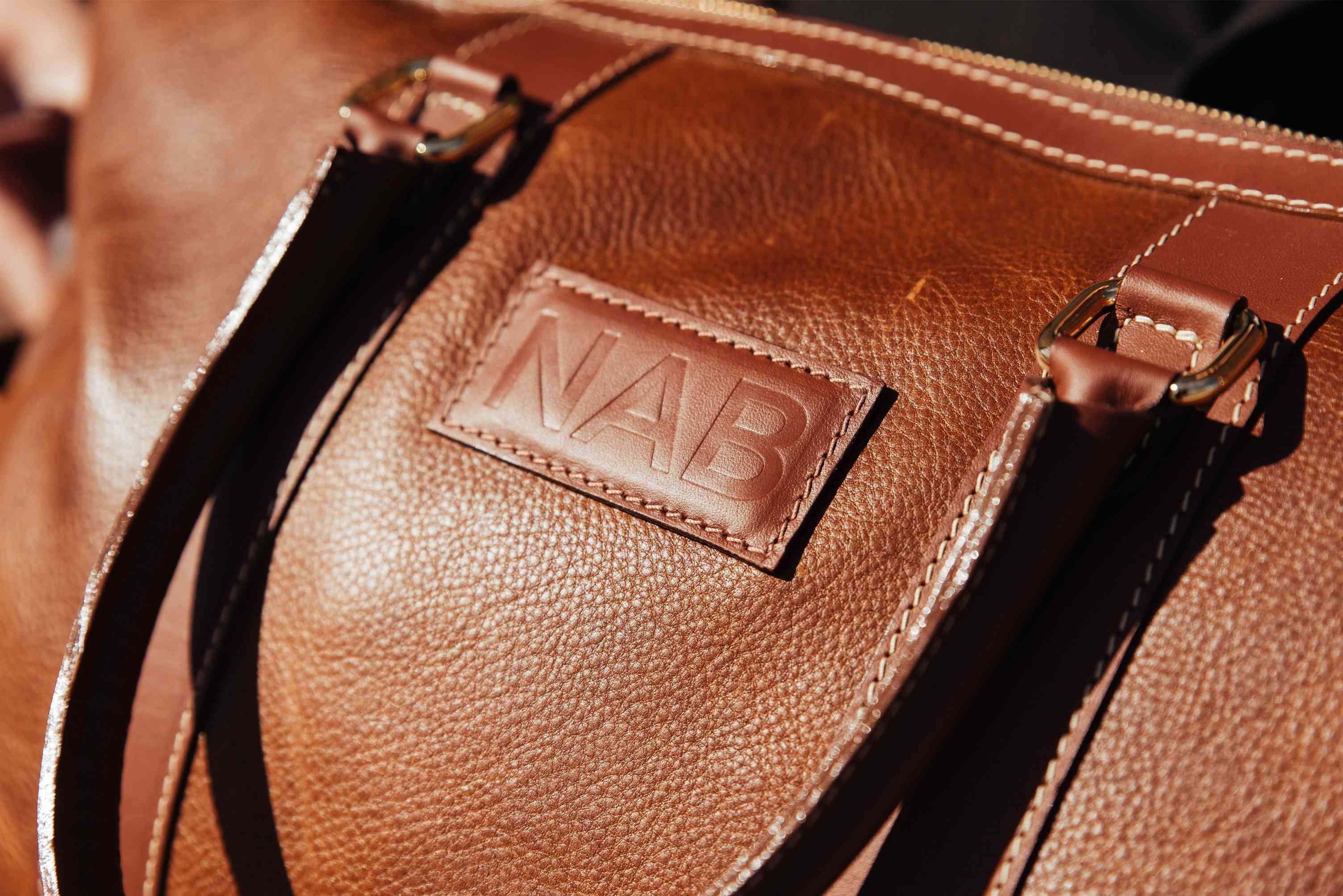 Sac Duffle Shield – Cuir Pleine Fleur Fait à la Main au Canada – Garanti à Vie – NAB Leather